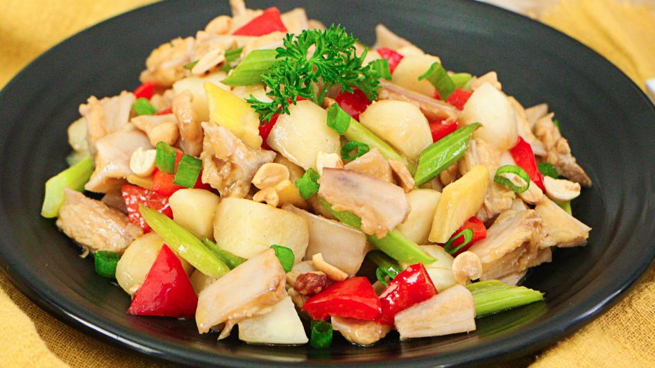 Sụn Gà Xào Rau Củ